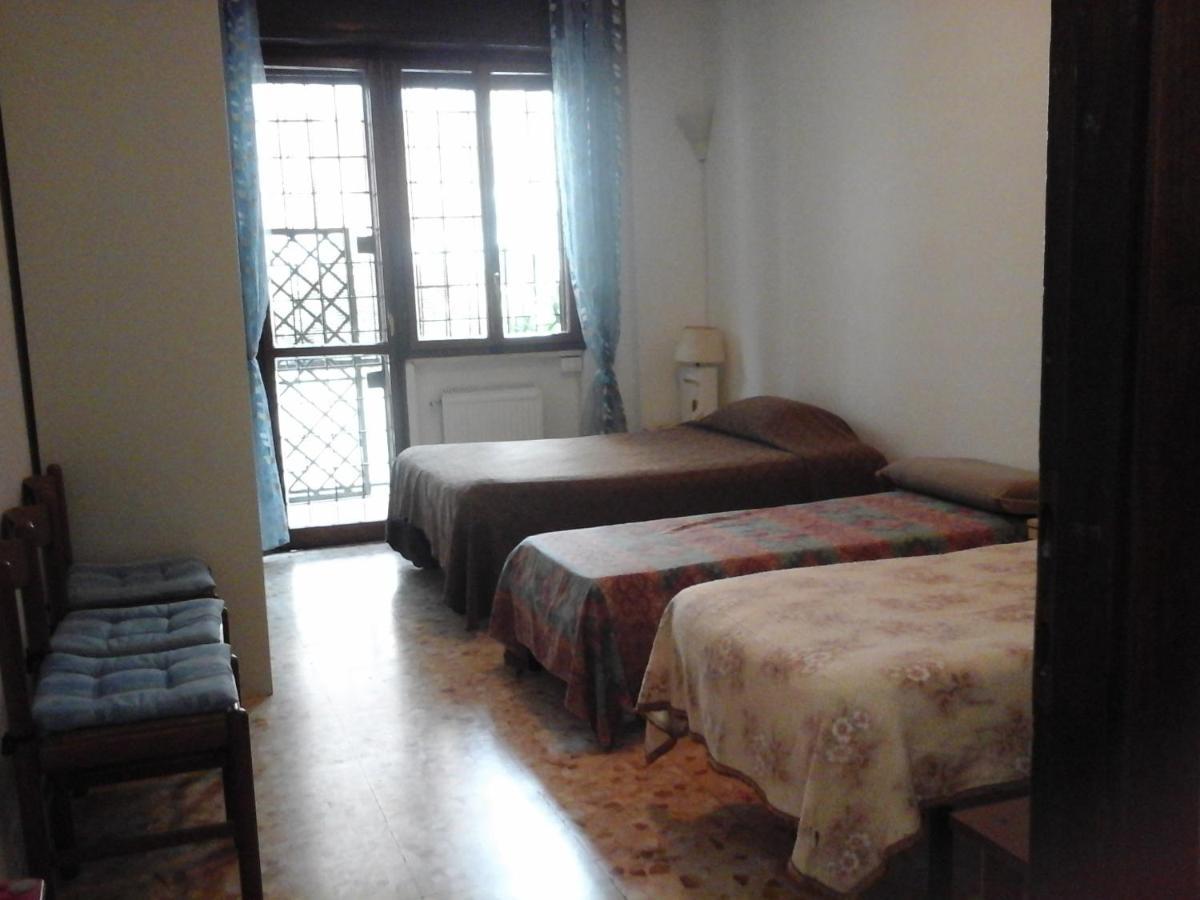 Near Metro' Line - Only Wc In The 15 Minutes To Termini Station 20 To Spagna Square - In The Night Bus Bed and breakfast Roma